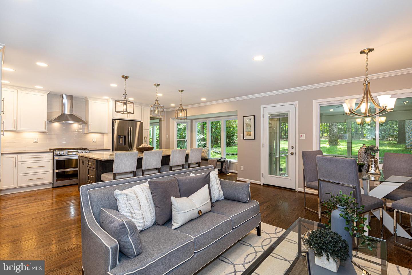 9707 S PARK CIR, FAIRFAX STATION, Virginia 22039, 5 Bedrooms Bedrooms, ,3 BathroomsBathrooms,Residential,For sale,9707 S PARK CIR,VAFX2240332 MLS # VAFX2240332