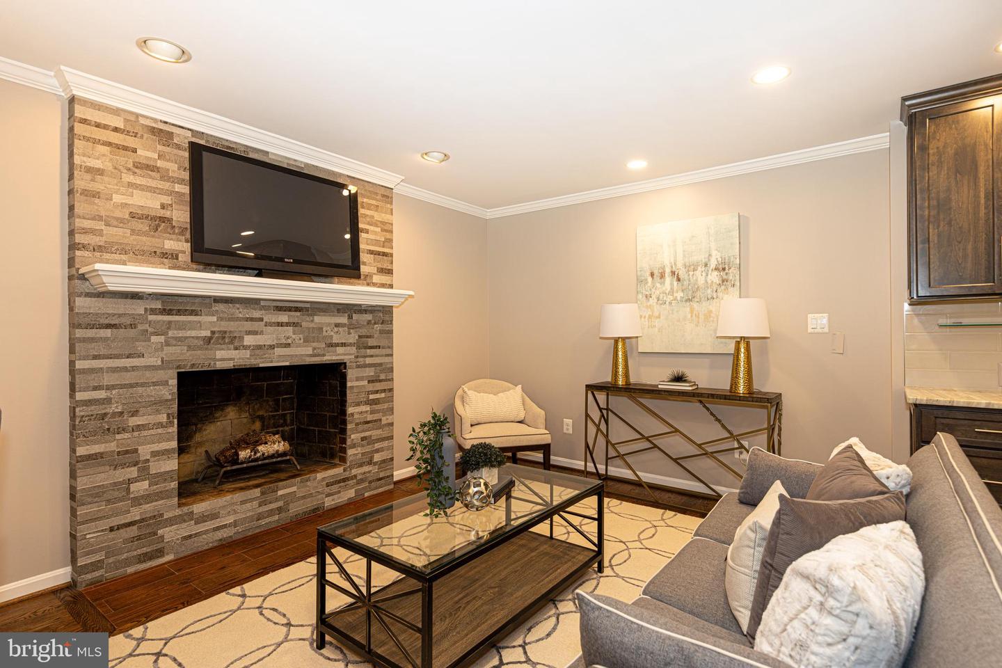 9707 S PARK CIR, FAIRFAX STATION, Virginia 22039, 5 Bedrooms Bedrooms, ,3 BathroomsBathrooms,Residential,For sale,9707 S PARK CIR,VAFX2240332 MLS # VAFX2240332