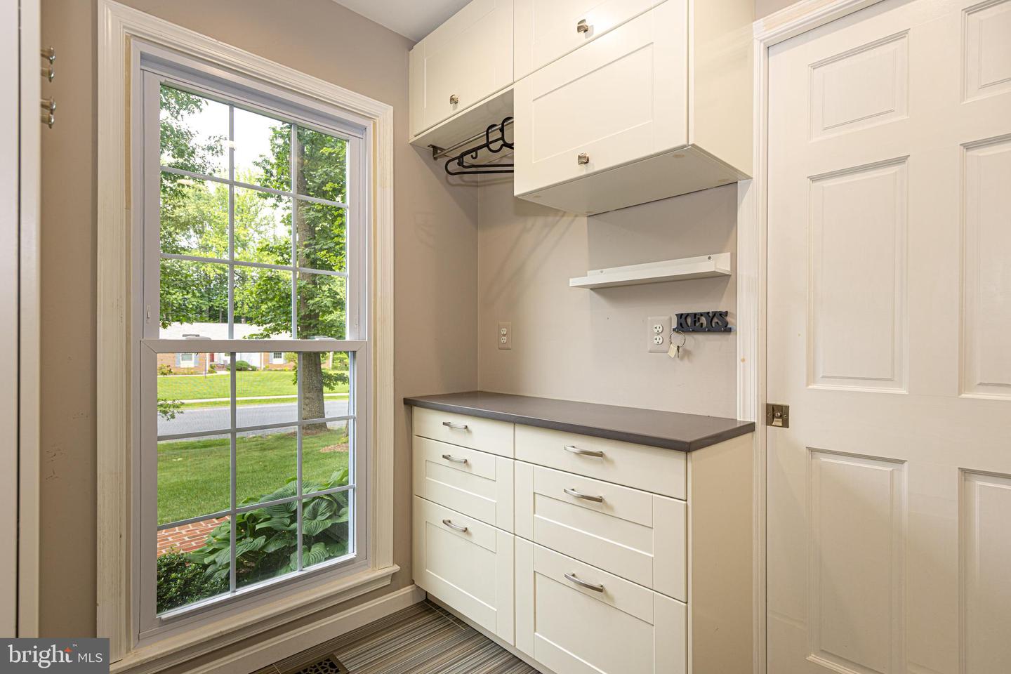 9707 S PARK CIR, FAIRFAX STATION, Virginia 22039, 5 Bedrooms Bedrooms, ,3 BathroomsBathrooms,Residential,For sale,9707 S PARK CIR,VAFX2240332 MLS # VAFX2240332
