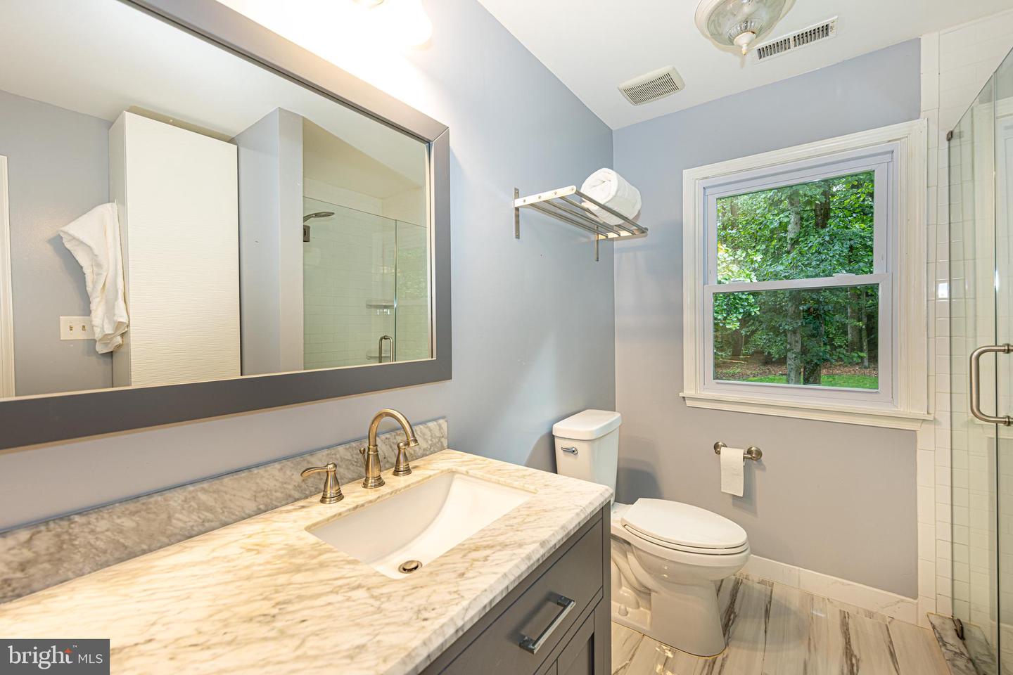 9707 S PARK CIR, FAIRFAX STATION, Virginia 22039, 5 Bedrooms Bedrooms, ,3 BathroomsBathrooms,Residential,For sale,9707 S PARK CIR,VAFX2240332 MLS # VAFX2240332