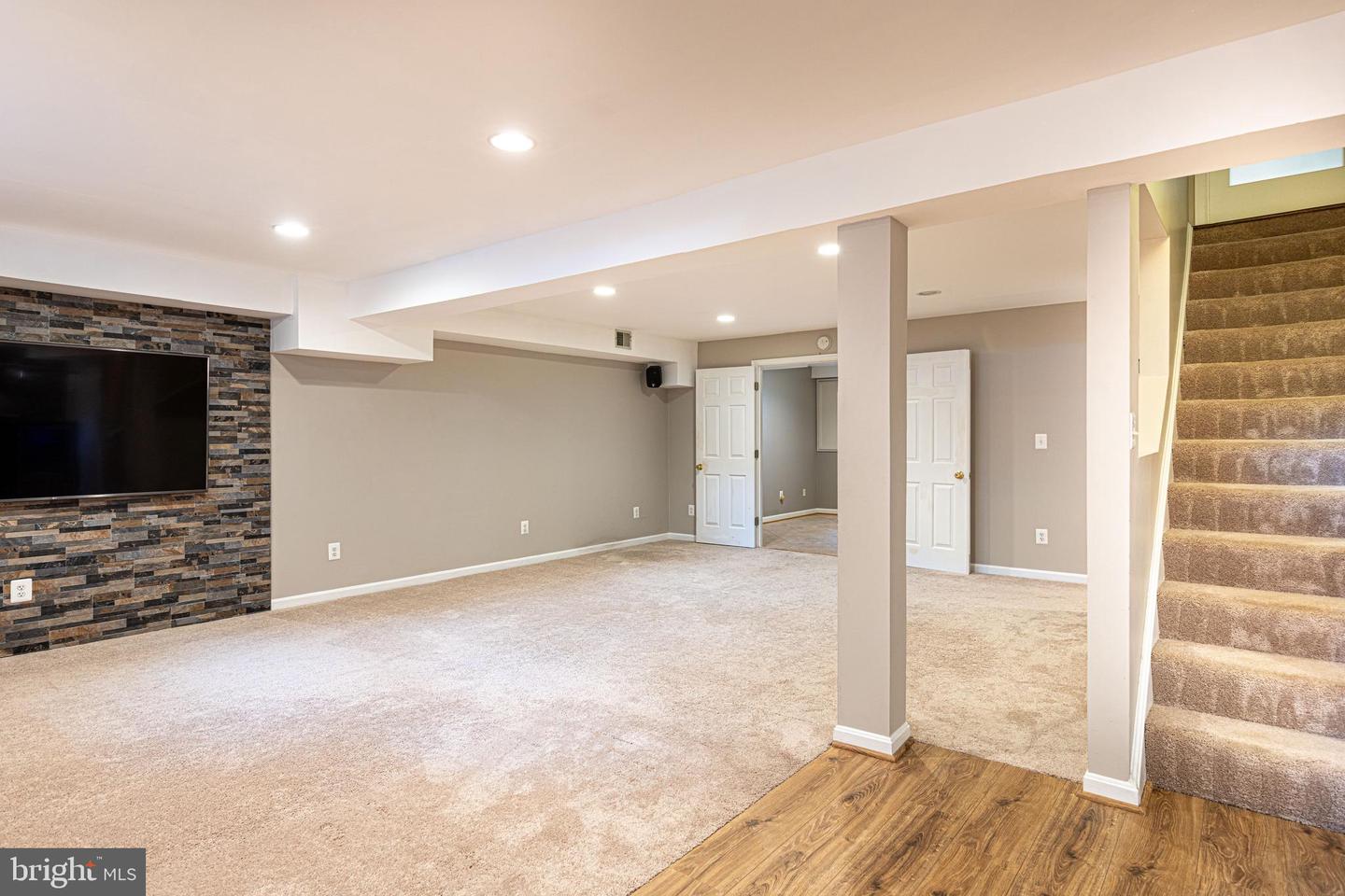 9707 S PARK CIR, FAIRFAX STATION, Virginia 22039, 5 Bedrooms Bedrooms, ,3 BathroomsBathrooms,Residential,For sale,9707 S PARK CIR,VAFX2240332 MLS # VAFX2240332