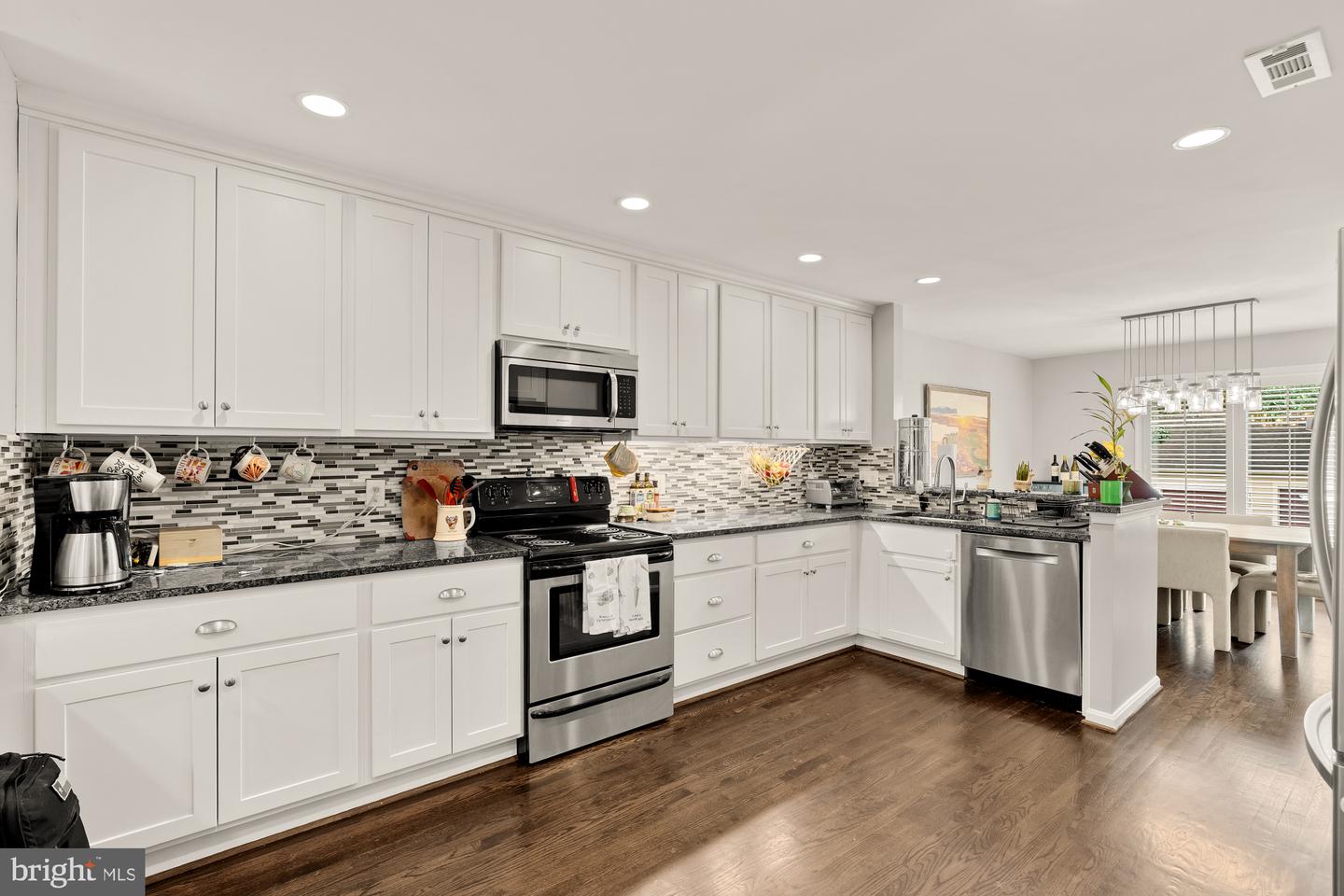 12602 VICTORIA STATION CT, FAIRFAX, Virginia 22033, 4 Bedrooms Bedrooms, ,3 BathroomsBathrooms,Residential,For sale,12602 VICTORIA STATION CT,VAFX2240524 MLS # VAFX2240524