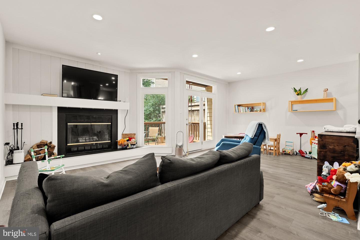 12602 VICTORIA STATION CT, FAIRFAX, Virginia 22033, 4 Bedrooms Bedrooms, ,3 BathroomsBathrooms,Residential,For sale,12602 VICTORIA STATION CT,VAFX2240524 MLS # VAFX2240524