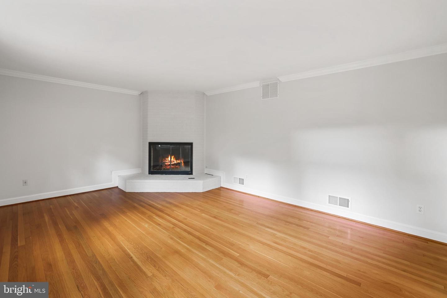 5817 DAWES AVE, ALEXANDRIA, Virginia 22311, 5 Bedrooms Bedrooms, ,2 BathroomsBathrooms,Residential,For sale,5817 DAWES AVE,VAFX2240604 MLS # VAFX2240604