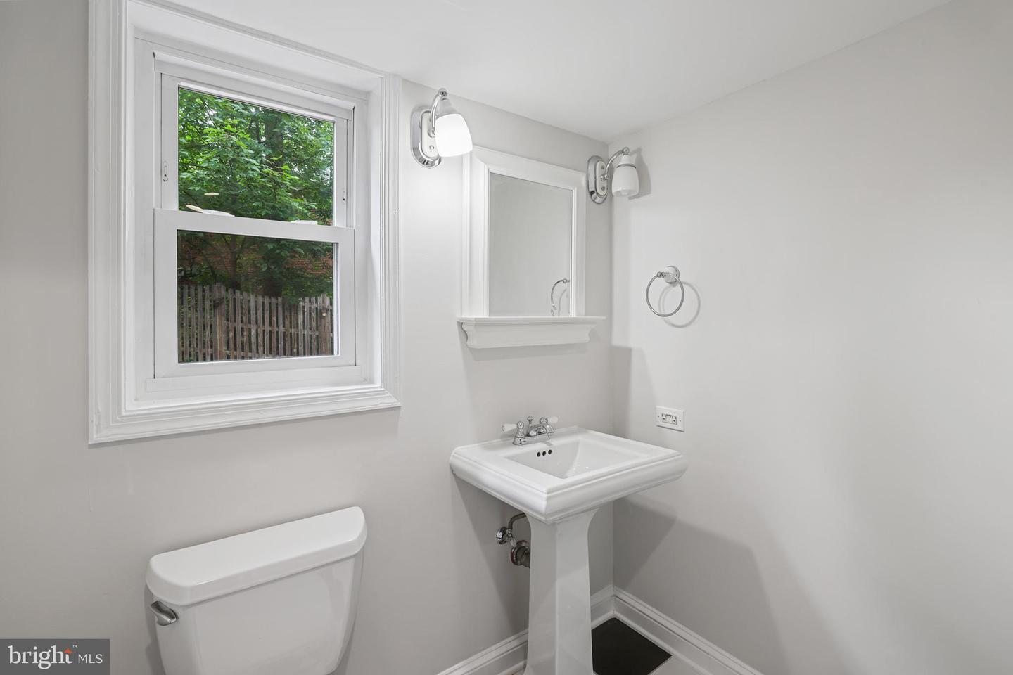 5817 DAWES AVE, ALEXANDRIA, Virginia 22311, 5 Bedrooms Bedrooms, ,2 BathroomsBathrooms,Residential,For sale,5817 DAWES AVE,VAFX2240604 MLS # VAFX2240604