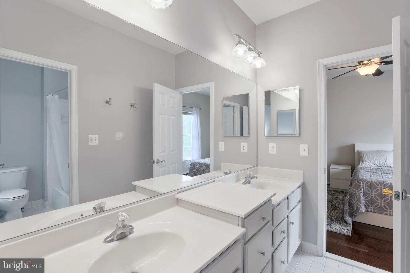 13626 SYLVAN BLUFF DR, LEESBURG, Virginia 20176, 5 Bedrooms Bedrooms, ,4 BathroomsBathrooms,Residential,For sale,13626 SYLVAN BLUFF DR,VALO2096326 MLS # VALO2096326