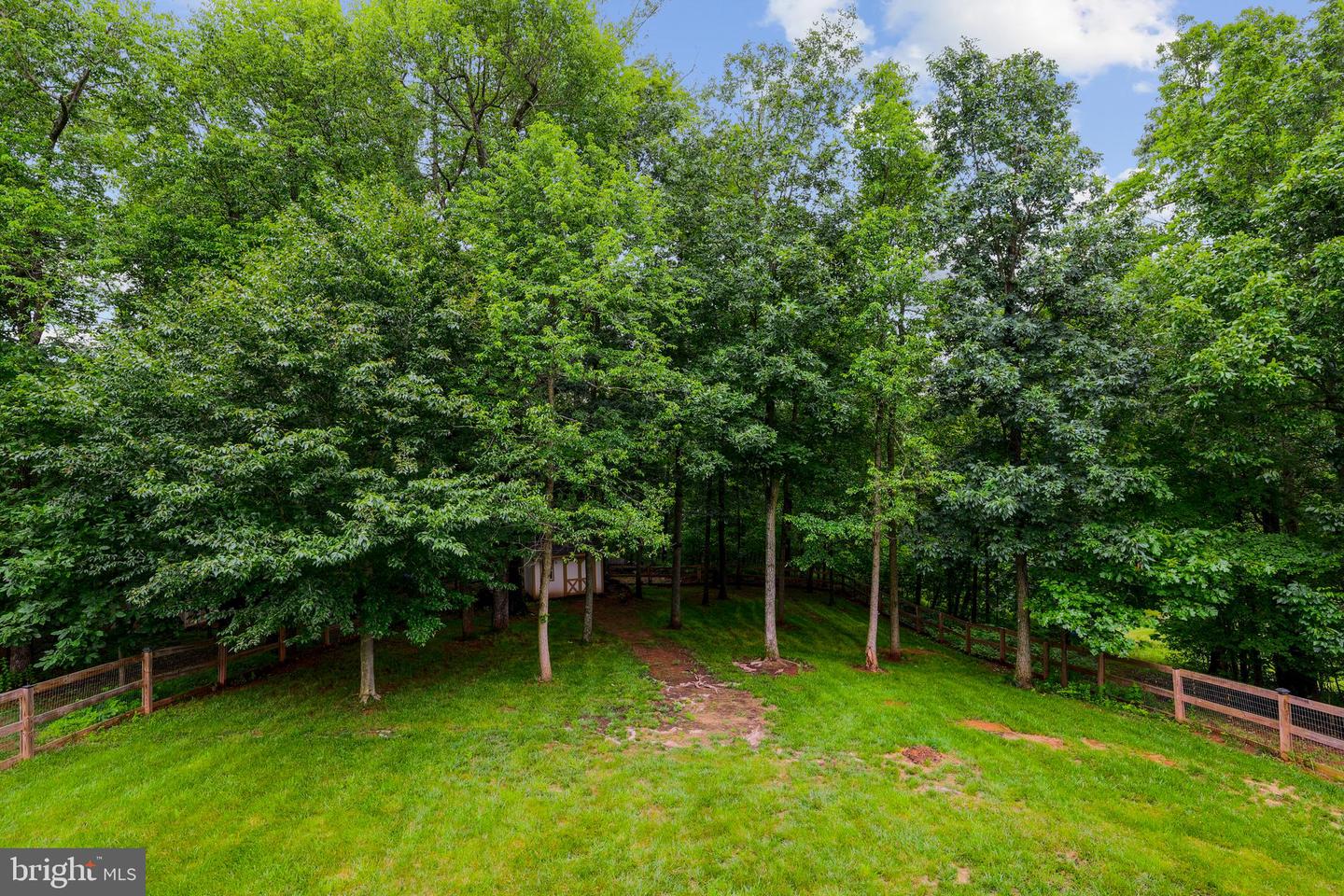 13626 SYLVAN BLUFF DR, LEESBURG, Virginia 20176, 5 Bedrooms Bedrooms, ,4 BathroomsBathrooms,Residential,For sale,13626 SYLVAN BLUFF DR,VALO2096326 MLS # VALO2096326
