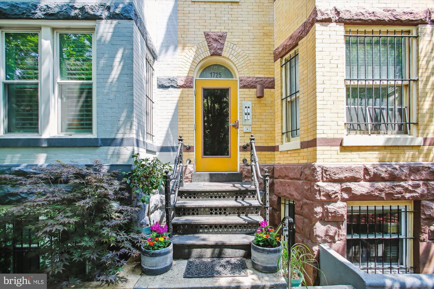 1725 WILLARD ST NW #3, WASHINGTON, District Of Columbia 20009, 2 Bedrooms Bedrooms, ,1 BathroomBathrooms,Residential,For sale,1725 WILLARD ST NW #3,DCDC2200832 MLS # DCDC2200832