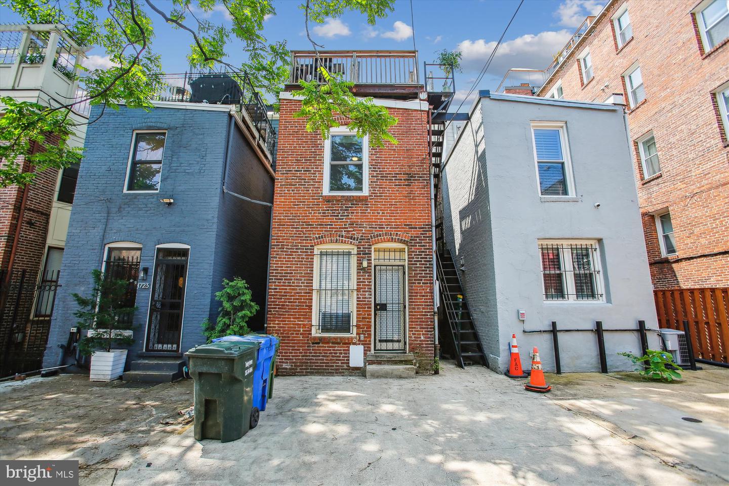 1725 WILLARD ST NW #3, WASHINGTON, District Of Columbia 20009, 2 Bedrooms Bedrooms, ,1 BathroomBathrooms,Residential,For sale,1725 WILLARD ST NW #3,DCDC2200832 MLS # DCDC2200832