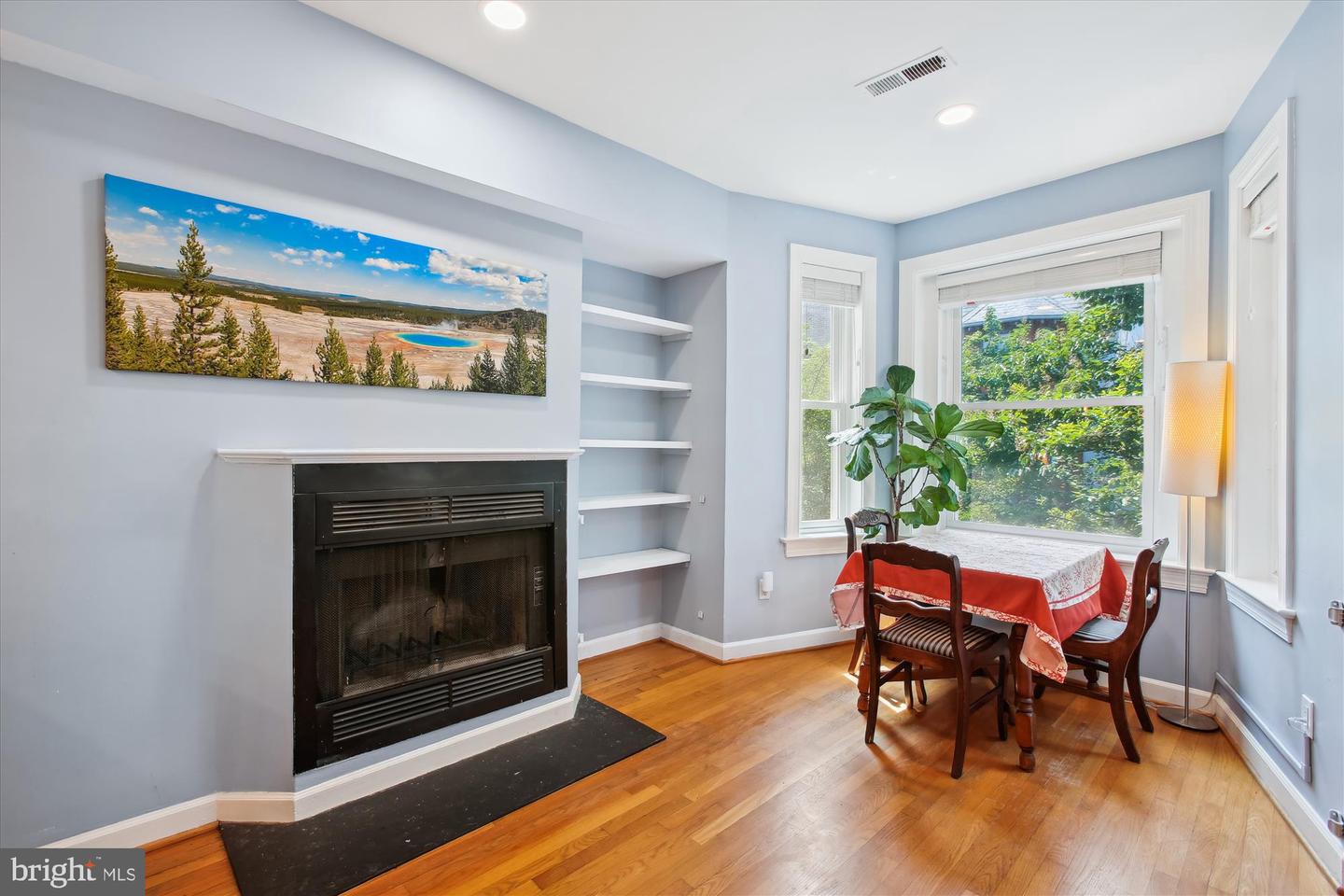 1725 WILLARD ST NW #3, WASHINGTON, District Of Columbia 20009, 2 Bedrooms Bedrooms, ,1 BathroomBathrooms,Residential,For sale,1725 WILLARD ST NW #3,DCDC2200832 MLS # DCDC2200832