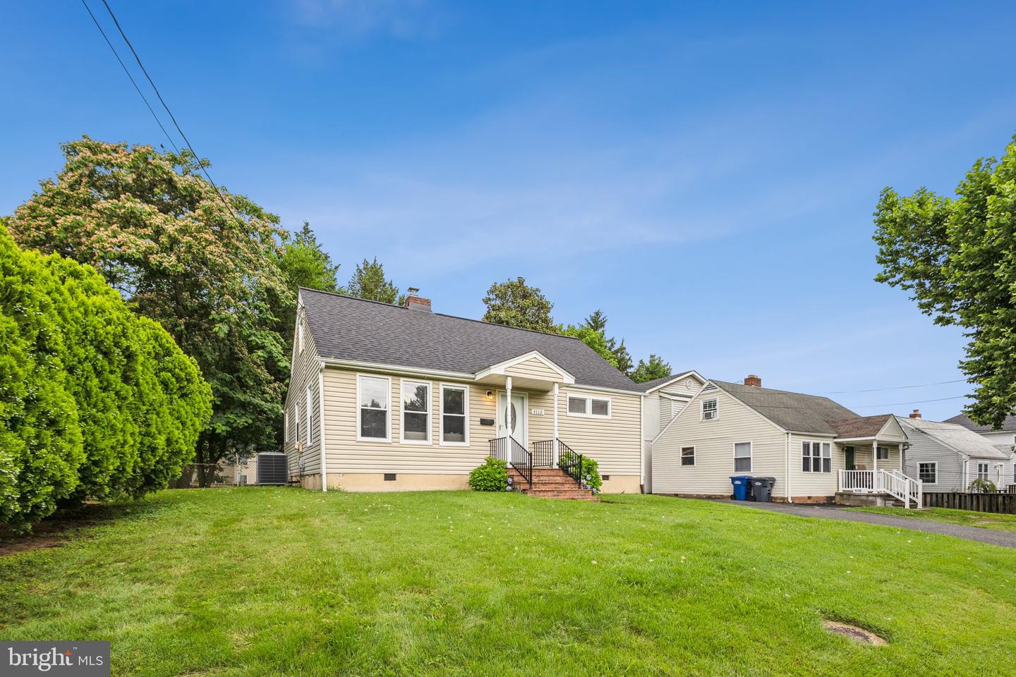 3112 ANNANDALE RD, FALLS CHURCH, Virginia 22042, 4 Bedrooms Bedrooms, ,2 BathroomsBathrooms,Residential,For sale,3112 ANNANDALE RD,VAFX2241490 MLS # VAFX2241490