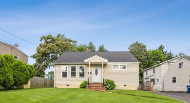 3112 ANNANDALE RD, FALLS CHURCH, Virginia 22042, 4 Bedrooms Bedrooms, ,2 BathroomsBathrooms,Residential,For sale,3112 ANNANDALE RD,VAFX2241490 MLS # VAFX2241490