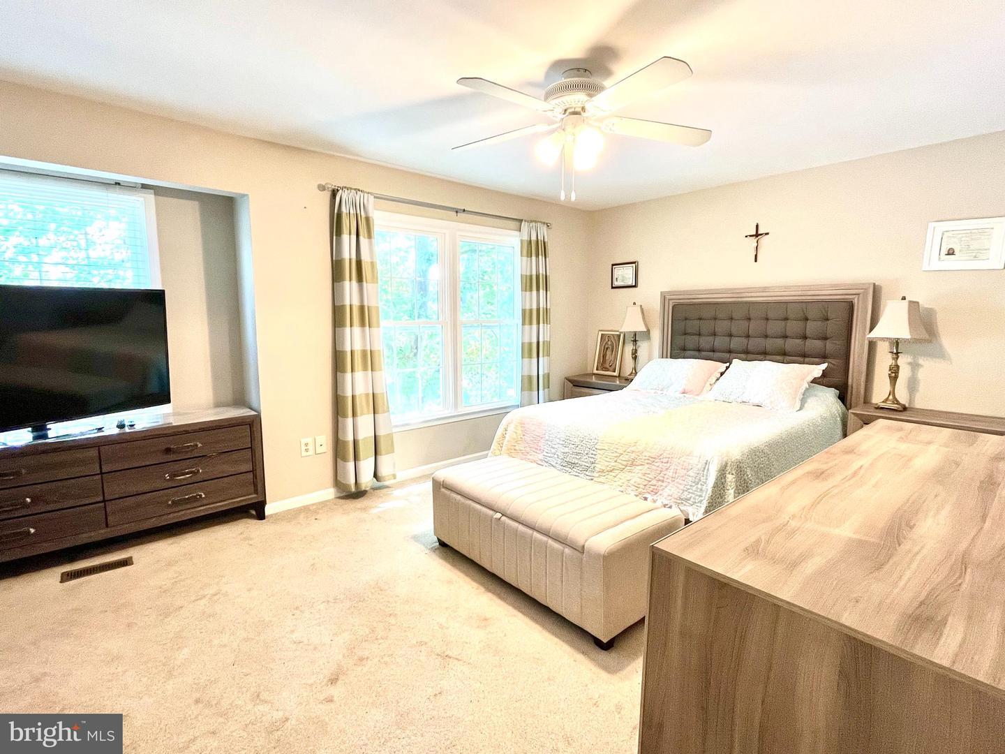 6904 COMPTON LN, CENTREVILLE, Virginia 20121, 4 Bedrooms Bedrooms, ,3 BathroomsBathrooms,Residential,For sale,6904 COMPTON LN,VAFX2242384 MLS # VAFX2242384