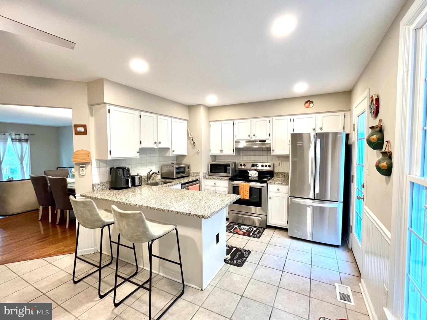 6904 COMPTON LN, CENTREVILLE, Virginia 20121, 4 Bedrooms Bedrooms, ,3 BathroomsBathrooms,Residential,For sale,6904 COMPTON LN,VAFX2242384 MLS # VAFX2242384