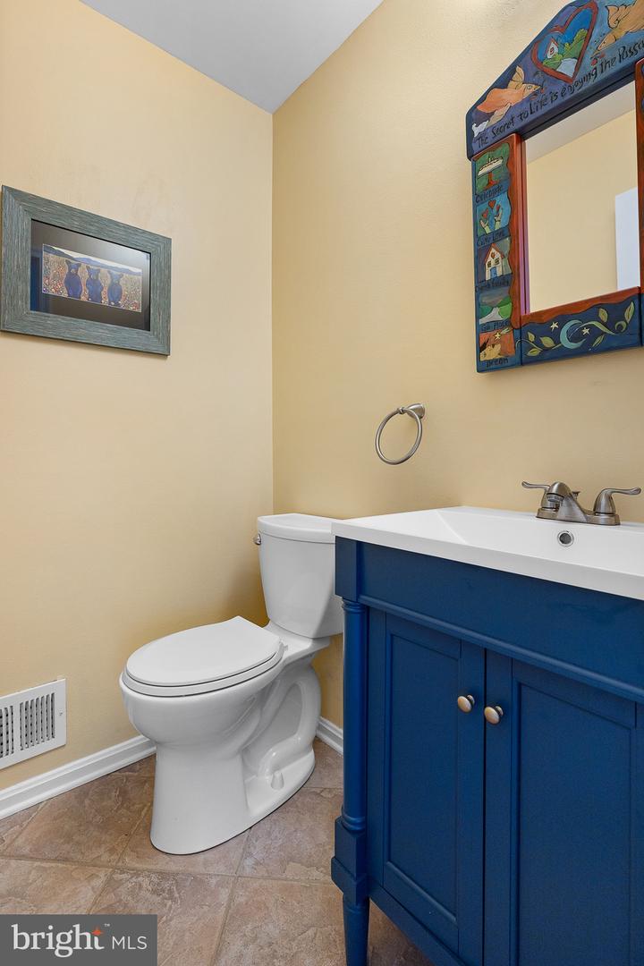 5107 BRENTWOOD FARM DR, FAIRFAX, Virginia 22030, 4 Bedrooms Bedrooms, ,2 BathroomsBathrooms,Residential,For sale,5107 BRENTWOOD FARM DR,VAFX2242402 MLS # VAFX2242402