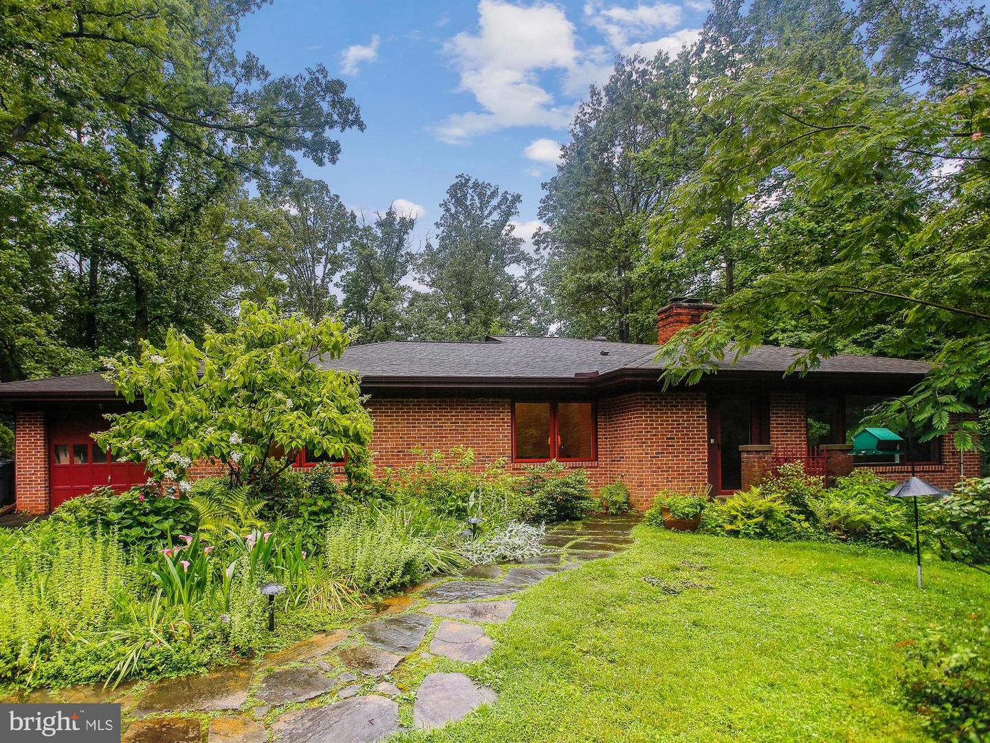 6662 VAN WINKLE DR, FALLS CHURCH, Virginia 22044, 4 Bedrooms Bedrooms, ,3 BathroomsBathrooms,Residential,For sale,6662 VAN WINKLE DR,VAFX2242420 MLS # VAFX2242420