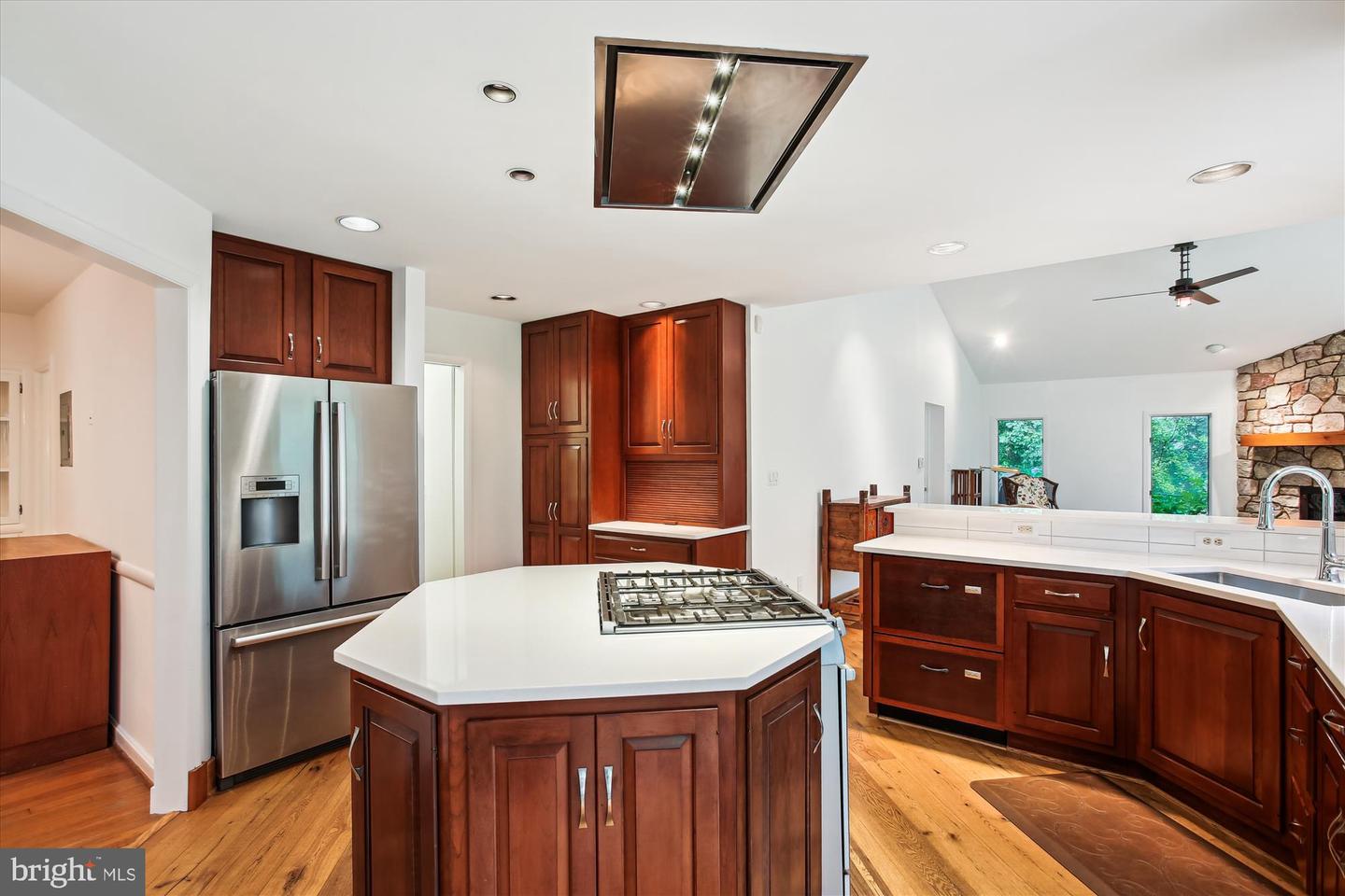 6662 VAN WINKLE DR, FALLS CHURCH, Virginia 22044, 4 Bedrooms Bedrooms, ,3 BathroomsBathrooms,Residential,For sale,6662 VAN WINKLE DR,VAFX2242420 MLS # VAFX2242420