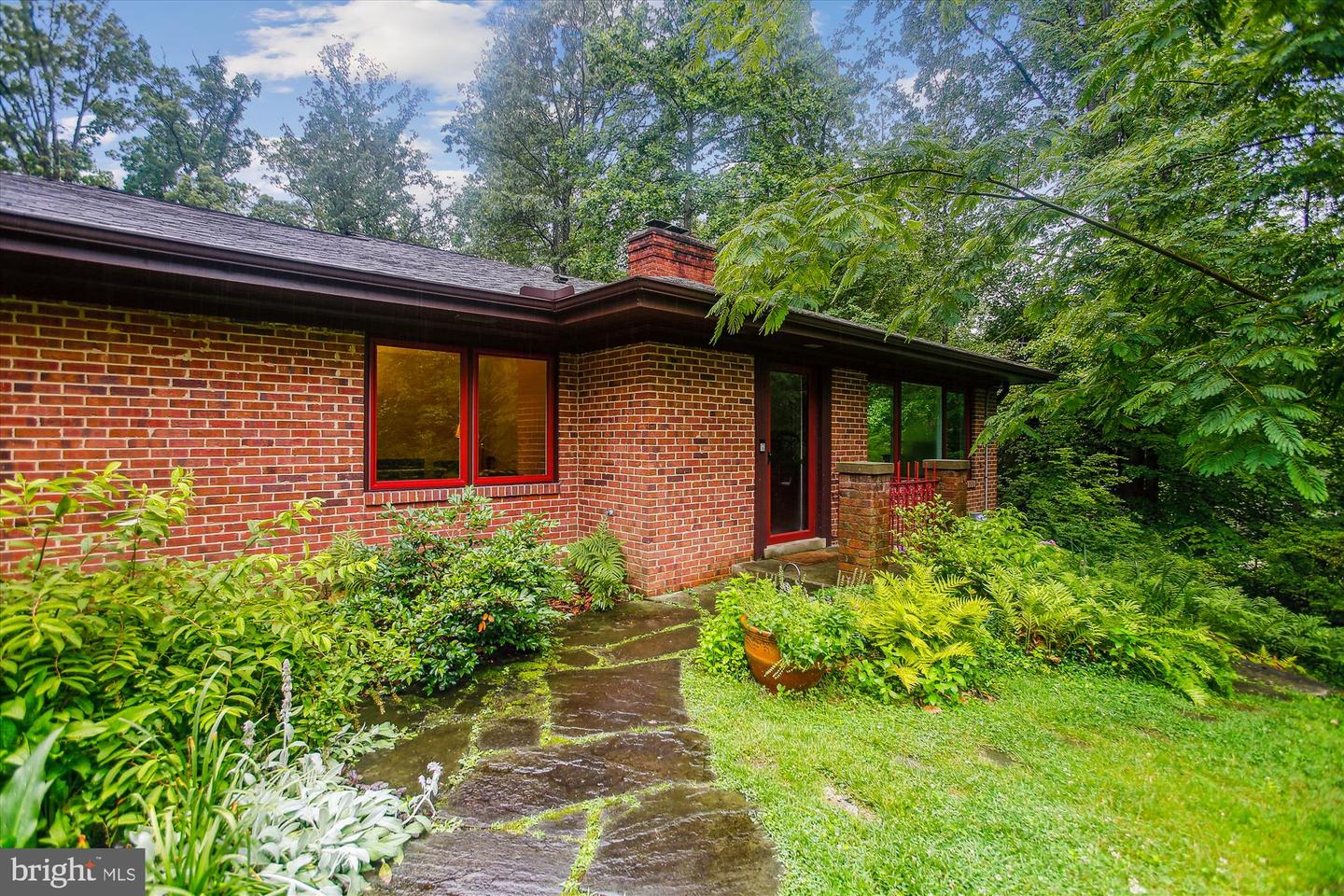 6662 VAN WINKLE DR, FALLS CHURCH, Virginia 22044, 4 Bedrooms Bedrooms, ,3 BathroomsBathrooms,Residential,For sale,6662 VAN WINKLE DR,VAFX2242420 MLS # VAFX2242420