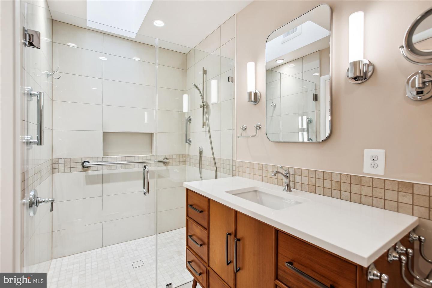 6662 VAN WINKLE DR, FALLS CHURCH, Virginia 22044, 4 Bedrooms Bedrooms, ,3 BathroomsBathrooms,Residential,For sale,6662 VAN WINKLE DR,VAFX2242420 MLS # VAFX2242420