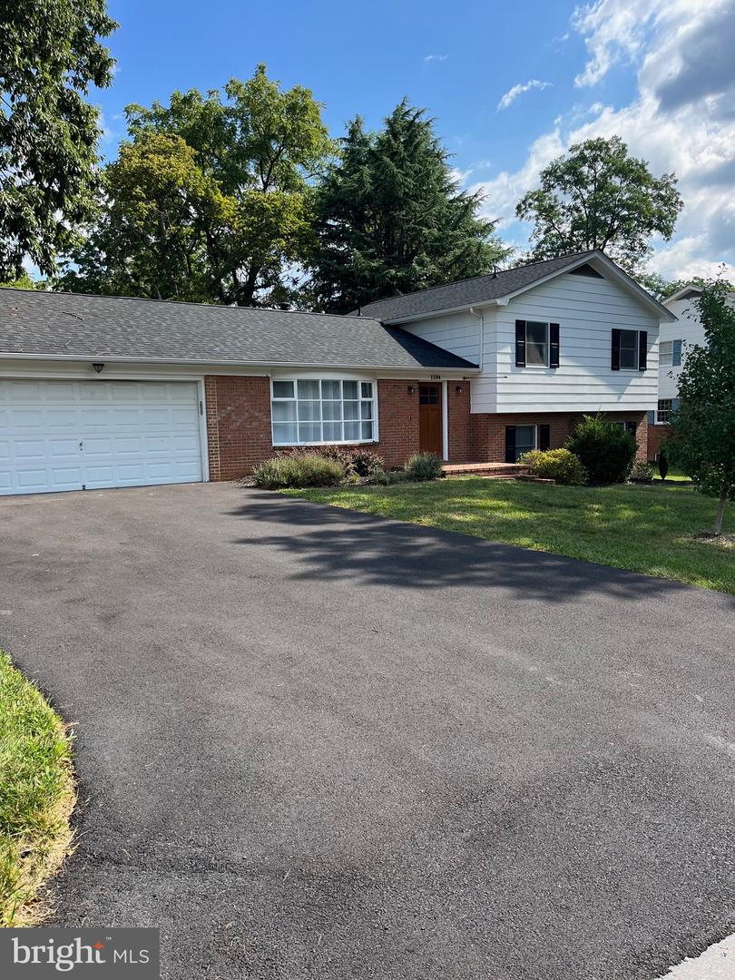 1104 MILROY CT, WINCHESTER, Virginia 22601, 4 Bedrooms Bedrooms, ,2 BathroomsBathrooms,Residential,For sale,1104 MILROY CT,VAWI2007732 MLS # VAWI2007732