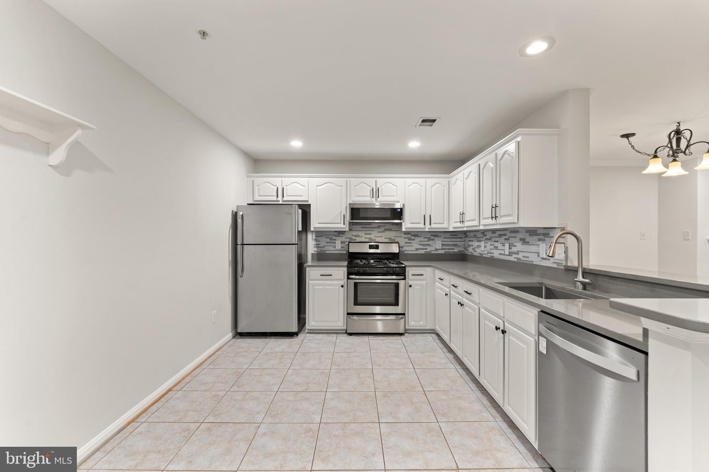 4339 RUNABOUT LN #178, FAIRFAX, Virginia 22030, 3 Bedrooms Bedrooms, ,2 BathroomsBathrooms,Residential,For sale,4339 RUNABOUT LN #178,VAFX2242602 MLS # VAFX2242602