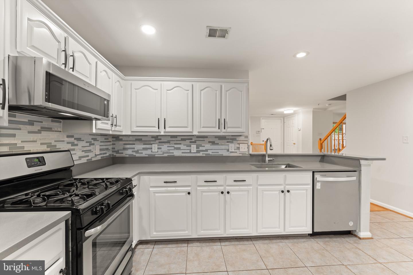 4339 RUNABOUT LN #178, FAIRFAX, Virginia 22030, 3 Bedrooms Bedrooms, ,2 BathroomsBathrooms,Residential,For sale,4339 RUNABOUT LN #178,VAFX2242602 MLS # VAFX2242602