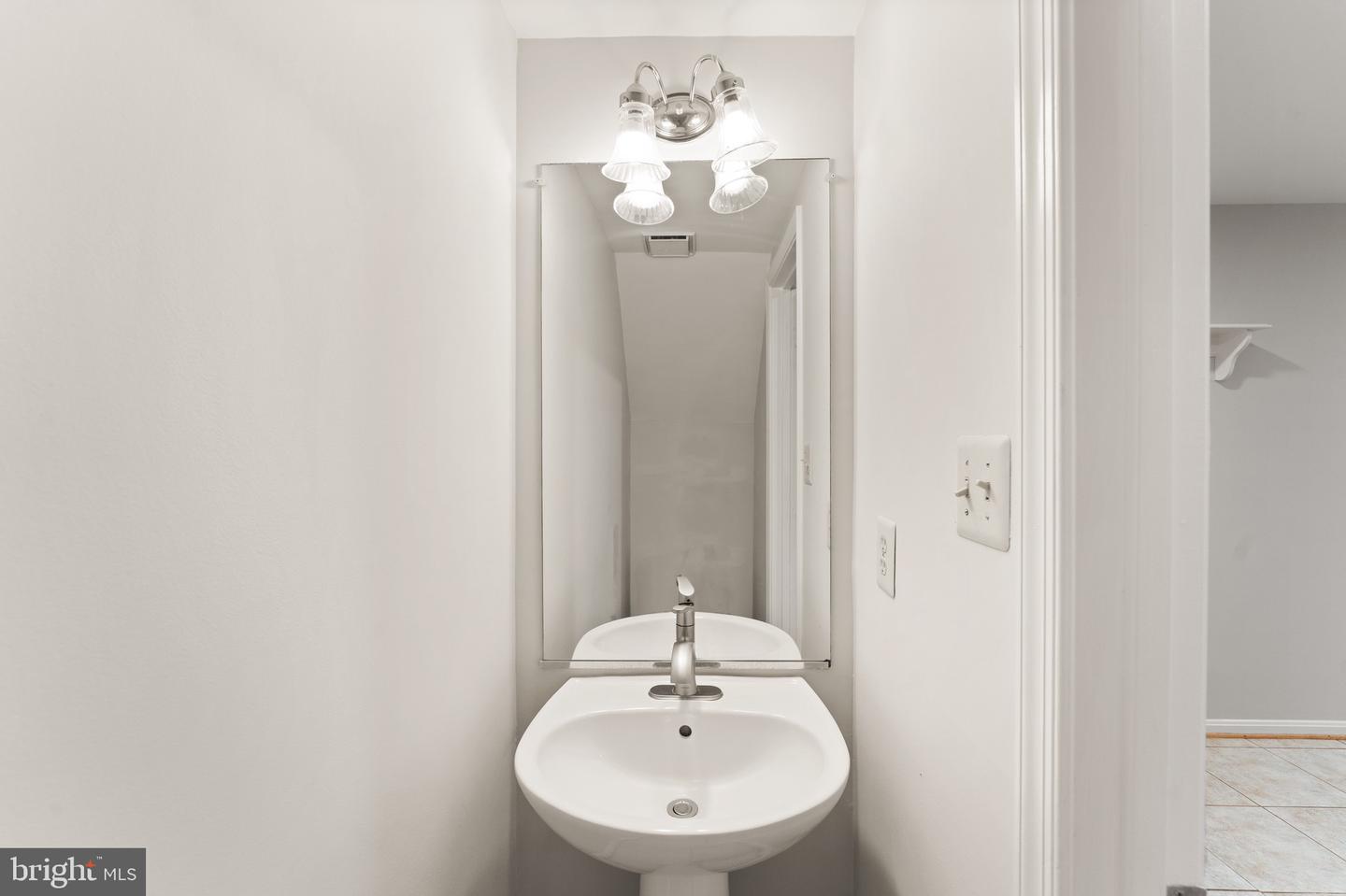 4339 RUNABOUT LN #178, FAIRFAX, Virginia 22030, 3 Bedrooms Bedrooms, ,2 BathroomsBathrooms,Residential,For sale,4339 RUNABOUT LN #178,VAFX2242602 MLS # VAFX2242602