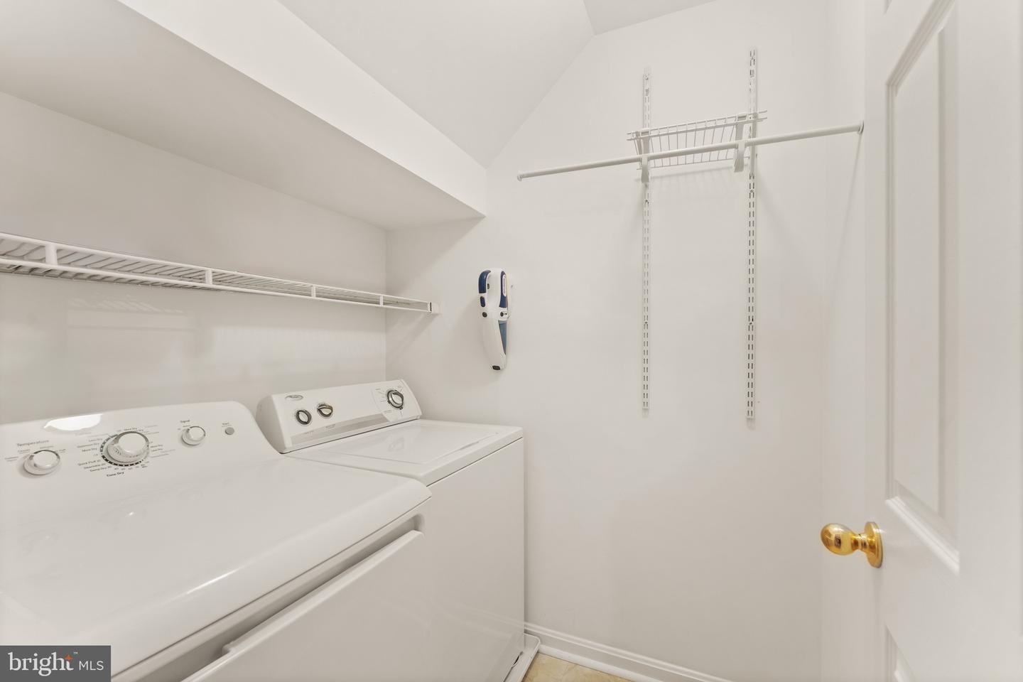 4339 RUNABOUT LN #178, FAIRFAX, Virginia 22030, 3 Bedrooms Bedrooms, ,2 BathroomsBathrooms,Residential,For sale,4339 RUNABOUT LN #178,VAFX2242602 MLS # VAFX2242602