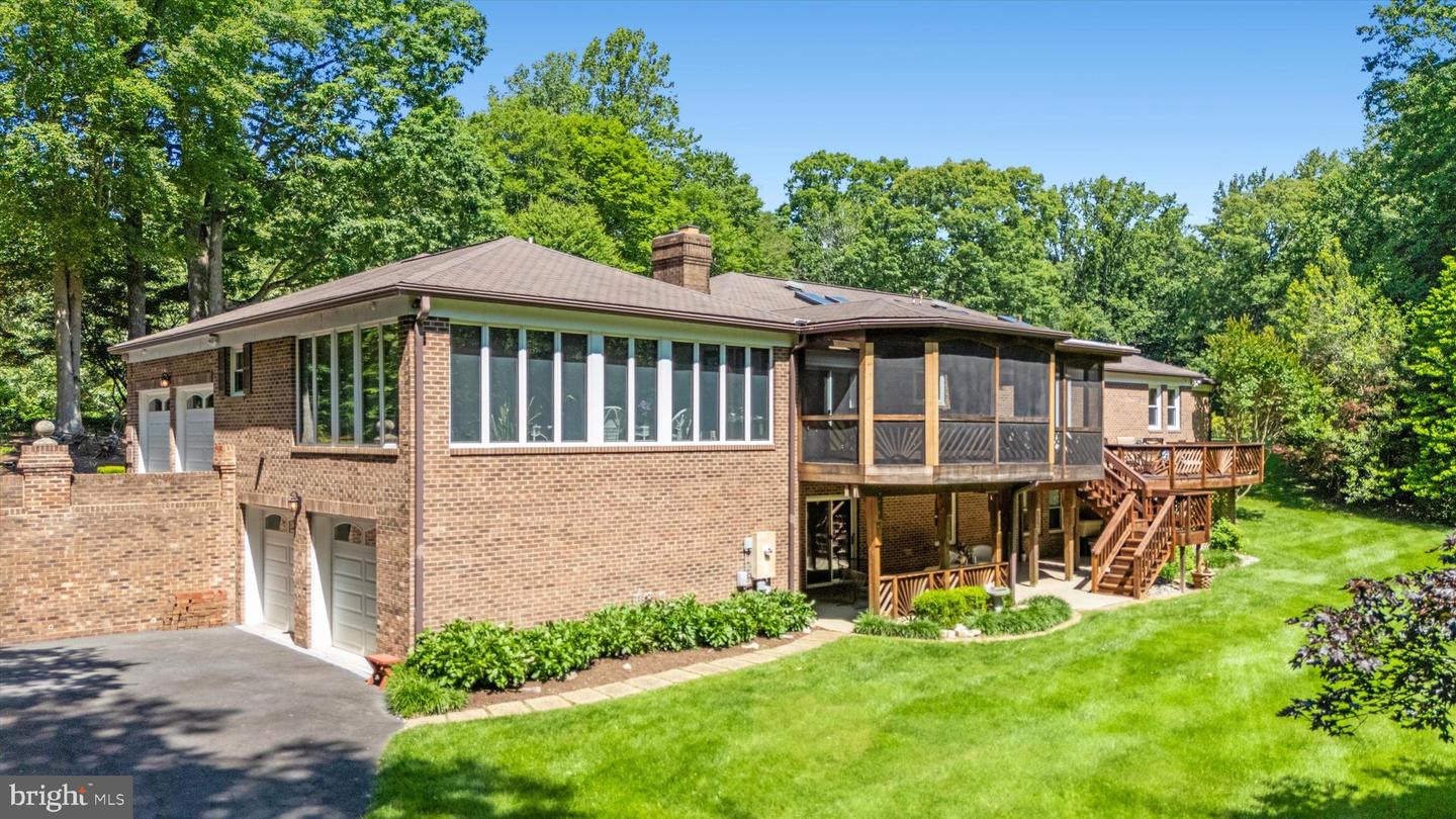 10060 HAMPTON RD, FAIRFAX STATION, Virginia 22039, 5 Bedrooms Bedrooms, ,5 BathroomsBathrooms,Residential,For sale,10060 HAMPTON RD,VAFX2242684 MLS # VAFX2242684