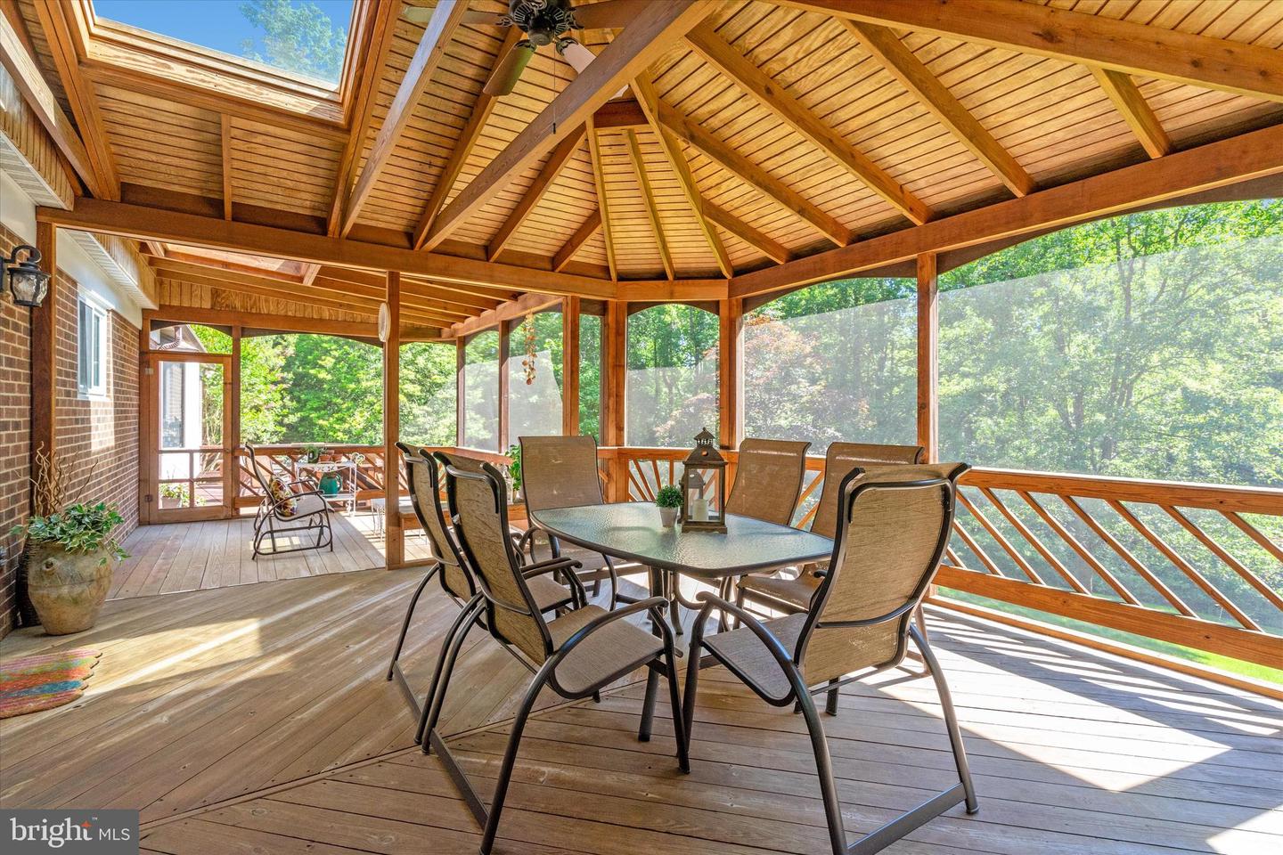 10060 HAMPTON RD, FAIRFAX STATION, Virginia 22039, 5 Bedrooms Bedrooms, ,5 BathroomsBathrooms,Residential,For sale,10060 HAMPTON RD,VAFX2242684 MLS # VAFX2242684