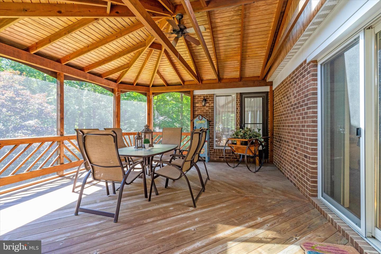 10060 HAMPTON RD, FAIRFAX STATION, Virginia 22039, 5 Bedrooms Bedrooms, ,5 BathroomsBathrooms,Residential,For sale,10060 HAMPTON RD,VAFX2242684 MLS # VAFX2242684