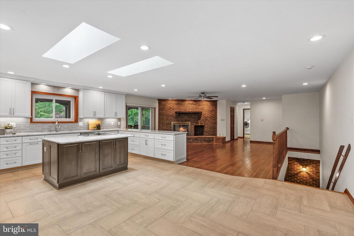 10060 HAMPTON RD, FAIRFAX STATION, Virginia 22039, 5 Bedrooms Bedrooms, ,5 BathroomsBathrooms,Residential,For sale,10060 HAMPTON RD,VAFX2242684 MLS # VAFX2242684