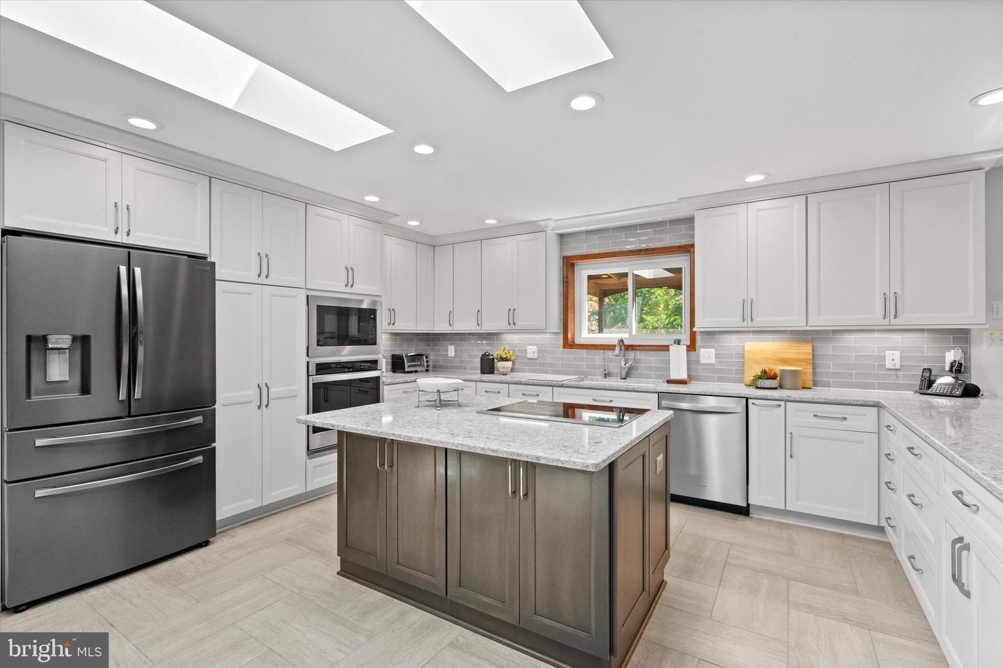 10060 HAMPTON RD, FAIRFAX STATION, Virginia 22039, 5 Bedrooms Bedrooms, ,5 BathroomsBathrooms,Residential,For sale,10060 HAMPTON RD,VAFX2242684 MLS # VAFX2242684