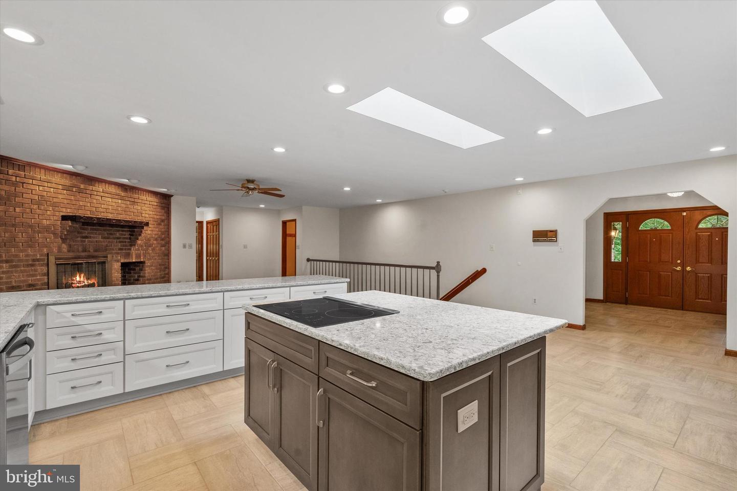 10060 HAMPTON RD, FAIRFAX STATION, Virginia 22039, 5 Bedrooms Bedrooms, ,5 BathroomsBathrooms,Residential,For sale,10060 HAMPTON RD,VAFX2242684 MLS # VAFX2242684