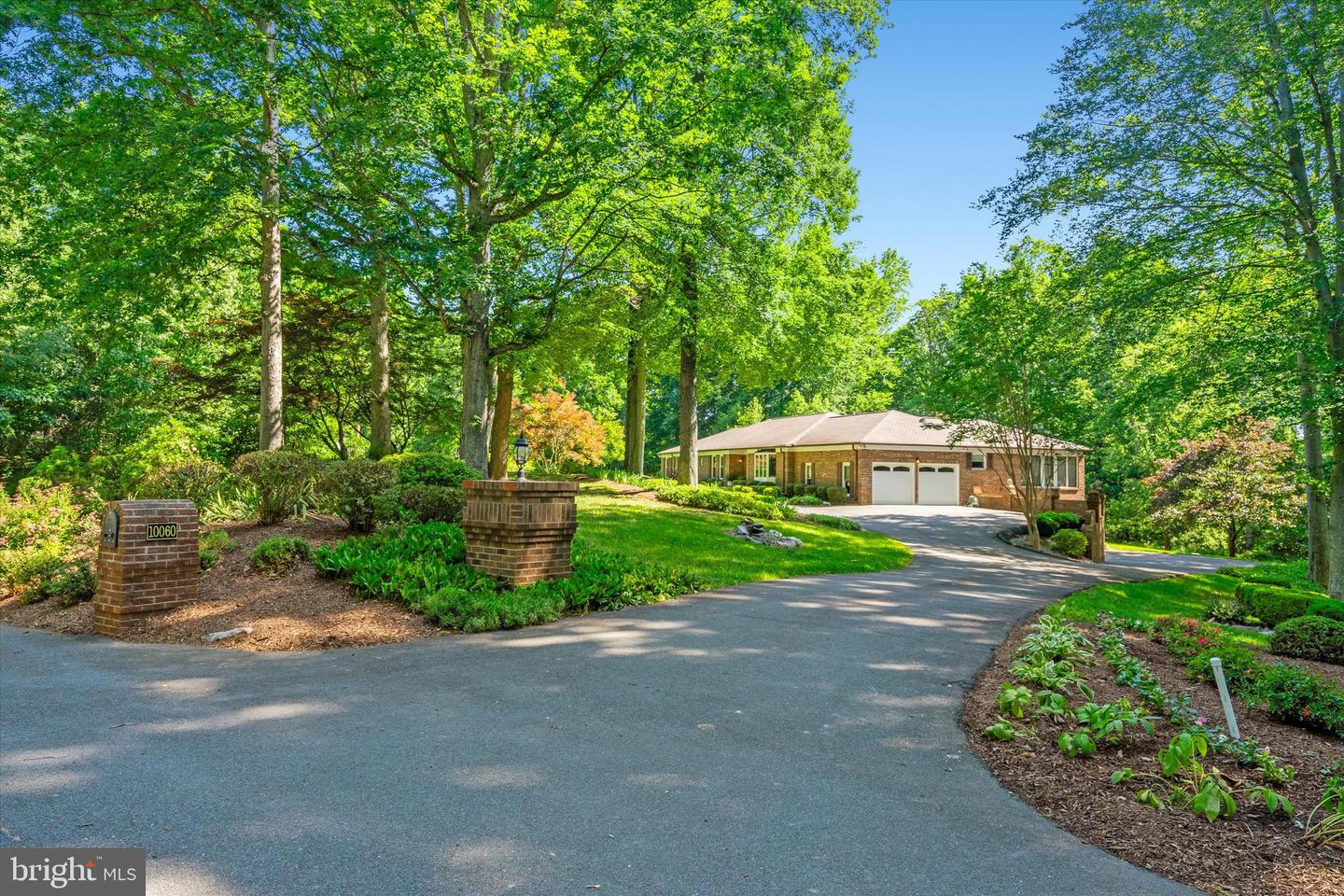 10060 HAMPTON RD, FAIRFAX STATION, Virginia 22039, 5 Bedrooms Bedrooms, ,5 BathroomsBathrooms,Residential,For sale,10060 HAMPTON RD,VAFX2242684 MLS # VAFX2242684