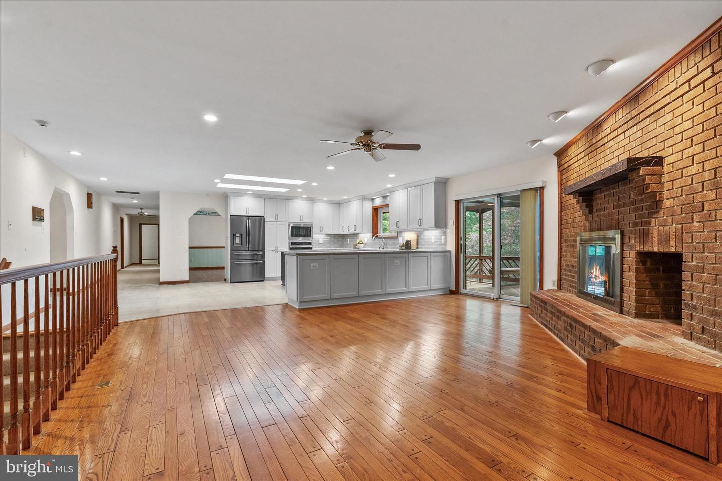 10060 HAMPTON RD, FAIRFAX STATION, Virginia 22039, 5 Bedrooms Bedrooms, ,5 BathroomsBathrooms,Residential,For sale,10060 HAMPTON RD,VAFX2242684 MLS # VAFX2242684