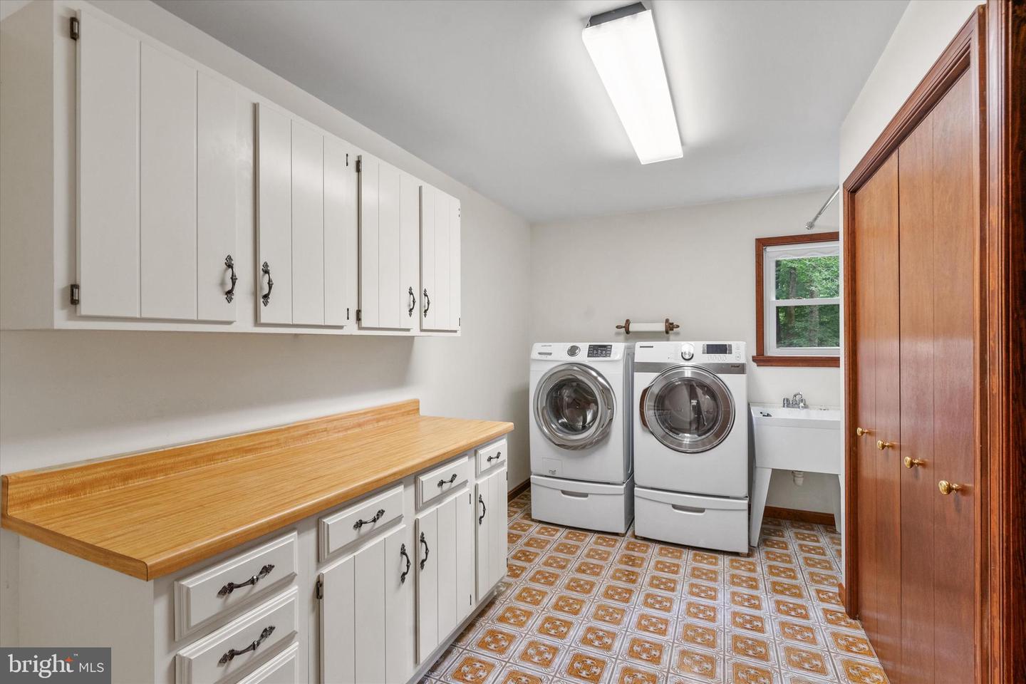 10060 HAMPTON RD, FAIRFAX STATION, Virginia 22039, 5 Bedrooms Bedrooms, ,5 BathroomsBathrooms,Residential,For sale,10060 HAMPTON RD,VAFX2242684 MLS # VAFX2242684