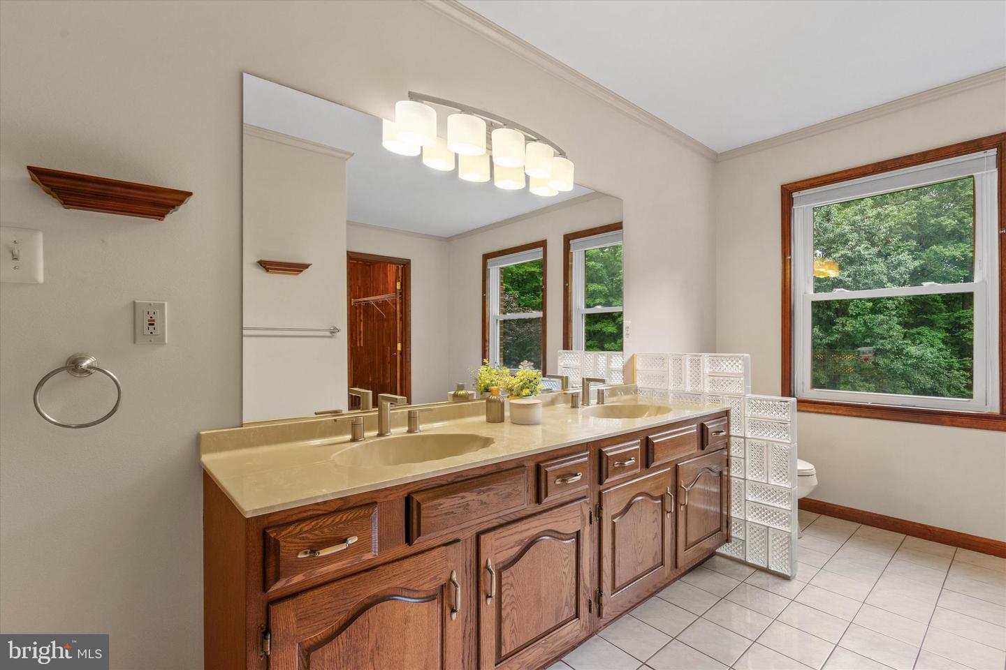 10060 HAMPTON RD, FAIRFAX STATION, Virginia 22039, 5 Bedrooms Bedrooms, ,5 BathroomsBathrooms,Residential,For sale,10060 HAMPTON RD,VAFX2242684 MLS # VAFX2242684