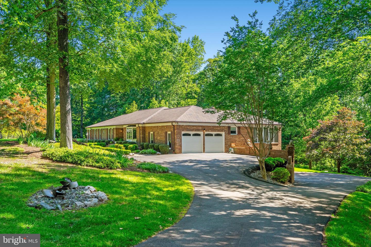 10060 HAMPTON RD, FAIRFAX STATION, Virginia 22039, 5 Bedrooms Bedrooms, ,5 BathroomsBathrooms,Residential,For sale,10060 HAMPTON RD,VAFX2242684 MLS # VAFX2242684