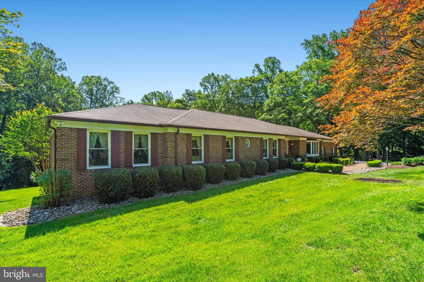 10060 HAMPTON RD, FAIRFAX STATION, Virginia 22039, 5 Bedrooms Bedrooms, ,5 BathroomsBathrooms,Residential,For sale,10060 HAMPTON RD,VAFX2242684 MLS # VAFX2242684