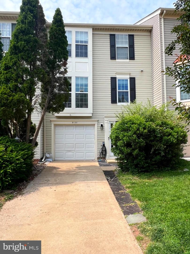 9122 VERBENA CT, MANASSAS, Virginia 20110, 3 Bedrooms Bedrooms, ,2 BathroomsBathrooms,Residential,For sale,9122 VERBENA CT,VAMN2008386 MLS # VAMN2008386