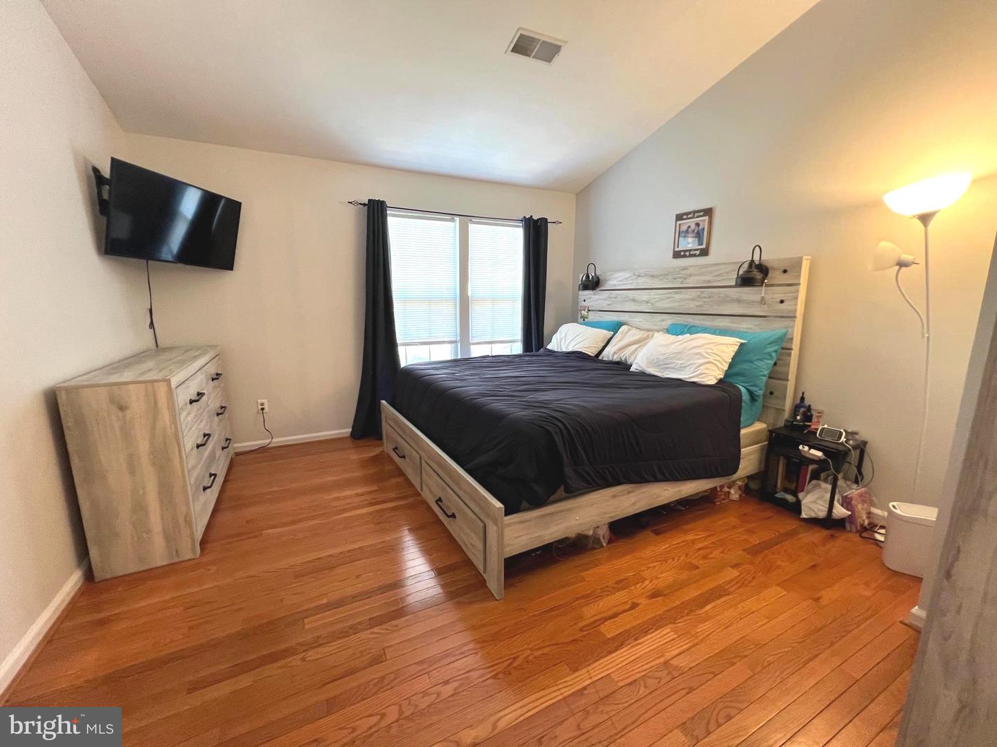 9122 VERBENA CT, MANASSAS, Virginia 20110, 3 Bedrooms Bedrooms, ,2 BathroomsBathrooms,Residential,For sale,9122 VERBENA CT,VAMN2008386 MLS # VAMN2008386