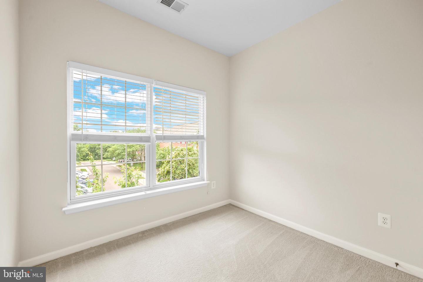 13022 SHENVALE CIR, BRISTOW, Virginia 20136, 4 Bedrooms Bedrooms, ,3 BathroomsBathrooms,Residential,For sale,13022 SHENVALE CIR,VAPW2095486 MLS # VAPW2095486