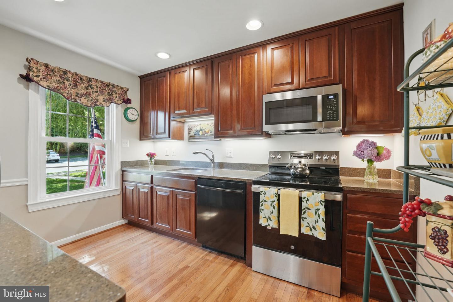 6090 CROWN ROYAL CIR, ALEXANDRIA, Virginia 22310, 3 Bedrooms Bedrooms, ,2 BathroomsBathrooms,Residential,For sale,6090 CROWN ROYAL CIR,VAFX2242988 MLS # VAFX2242988