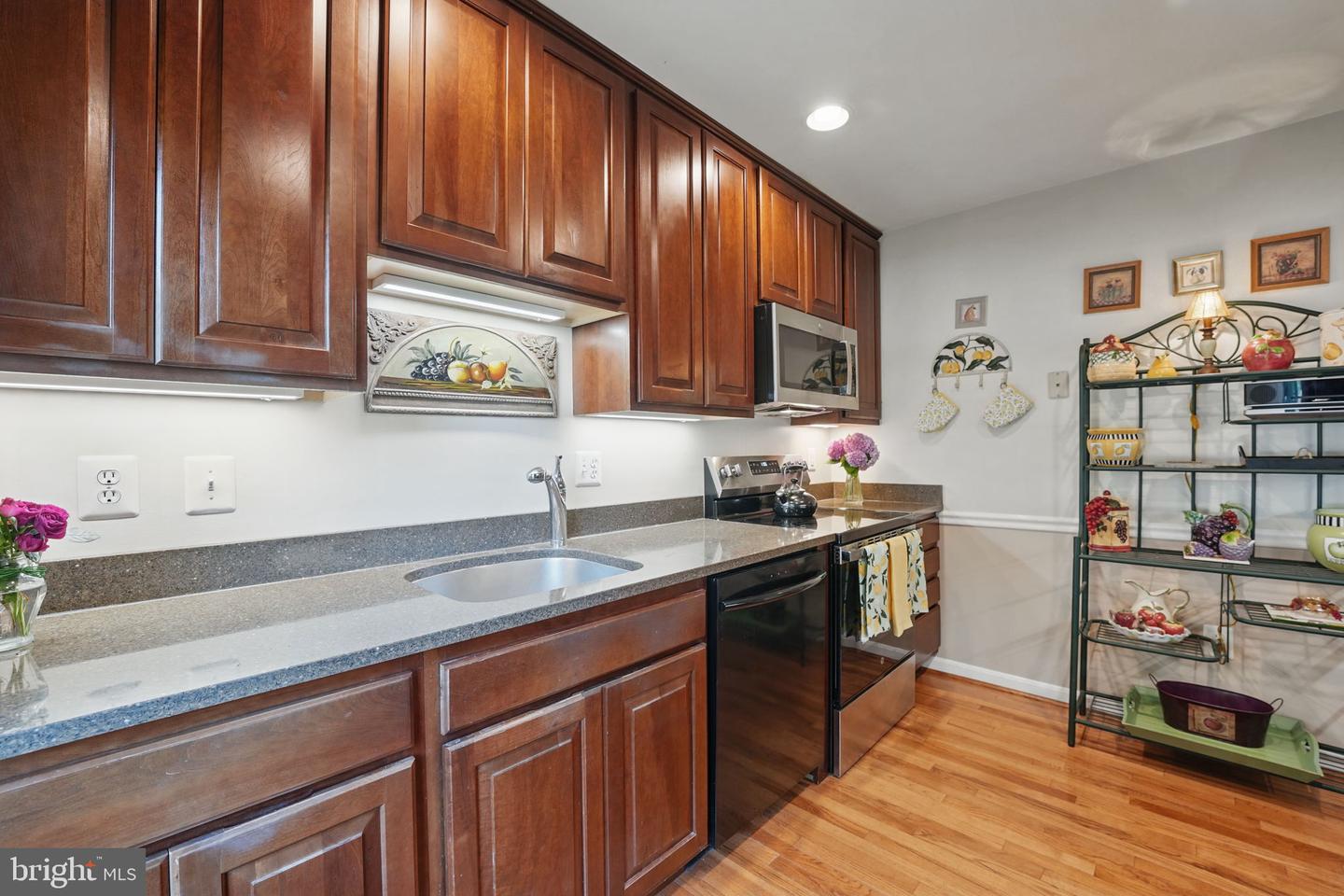 6090 CROWN ROYAL CIR, ALEXANDRIA, Virginia 22310, 3 Bedrooms Bedrooms, ,2 BathroomsBathrooms,Residential,For sale,6090 CROWN ROYAL CIR,VAFX2242988 MLS # VAFX2242988