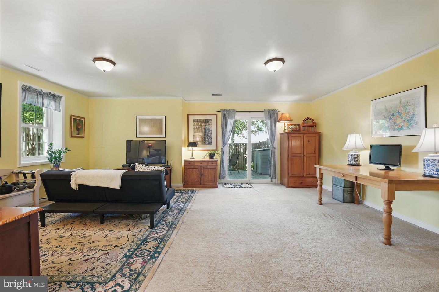 6090 CROWN ROYAL CIR, ALEXANDRIA, Virginia 22310, 3 Bedrooms Bedrooms, ,2 BathroomsBathrooms,Residential,For sale,6090 CROWN ROYAL CIR,VAFX2242988 MLS # VAFX2242988