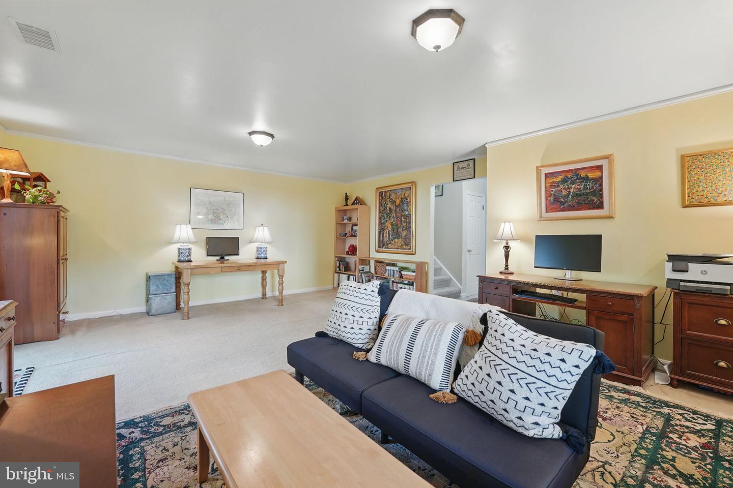 6090 CROWN ROYAL CIR, ALEXANDRIA, Virginia 22310, 3 Bedrooms Bedrooms, ,2 BathroomsBathrooms,Residential,For sale,6090 CROWN ROYAL CIR,VAFX2242988 MLS # VAFX2242988