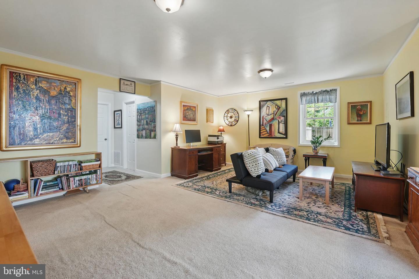 6090 CROWN ROYAL CIR, ALEXANDRIA, Virginia 22310, 3 Bedrooms Bedrooms, ,2 BathroomsBathrooms,Residential,For sale,6090 CROWN ROYAL CIR,VAFX2242988 MLS # VAFX2242988