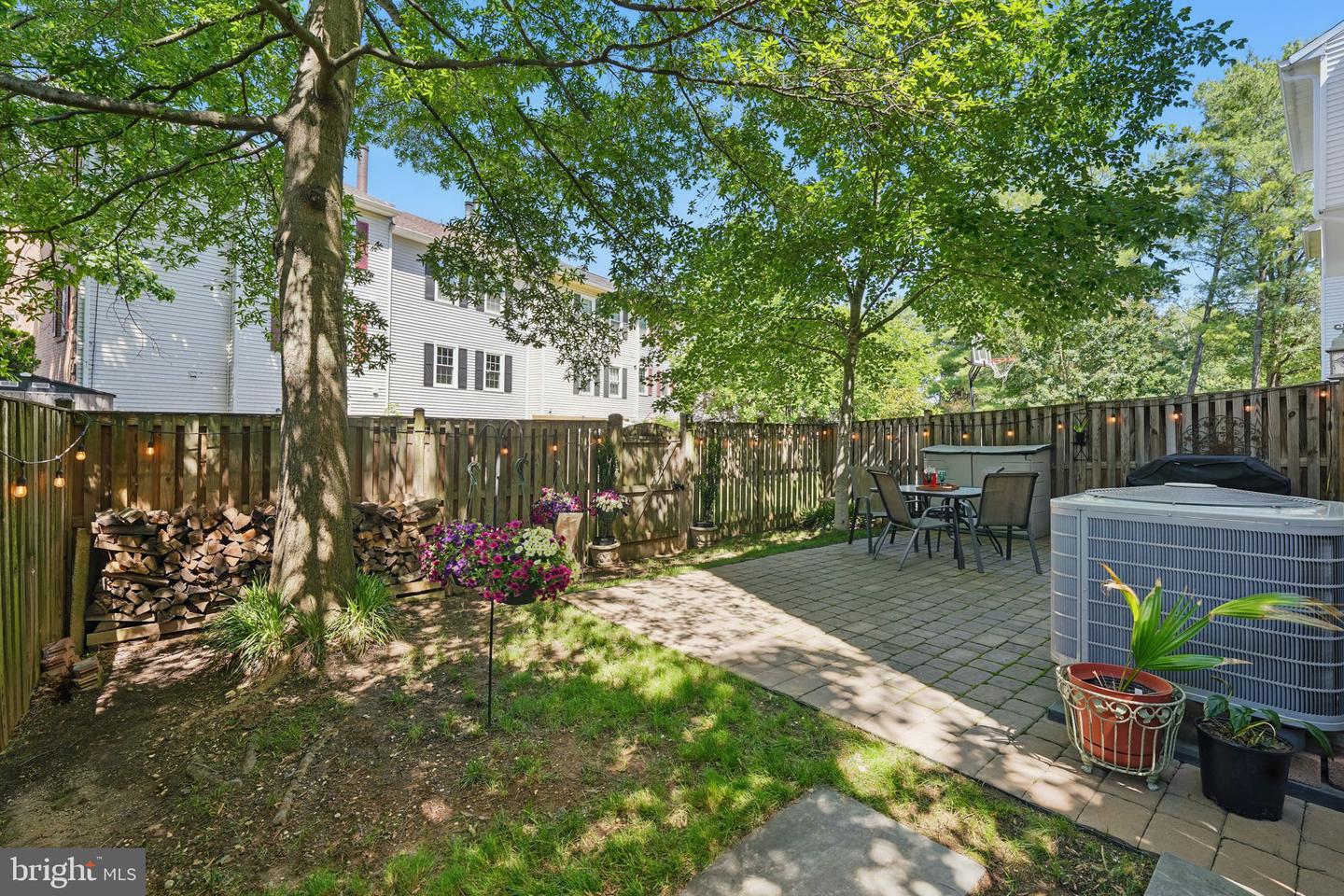 6090 CROWN ROYAL CIR, ALEXANDRIA, Virginia 22310, 3 Bedrooms Bedrooms, ,2 BathroomsBathrooms,Residential,For sale,6090 CROWN ROYAL CIR,VAFX2242988 MLS # VAFX2242988