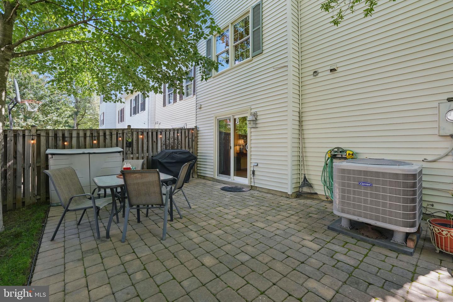 6090 CROWN ROYAL CIR, ALEXANDRIA, Virginia 22310, 3 Bedrooms Bedrooms, ,2 BathroomsBathrooms,Residential,For sale,6090 CROWN ROYAL CIR,VAFX2242988 MLS # VAFX2242988
